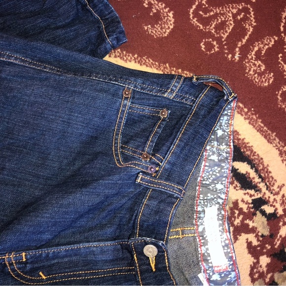 Levi's Dark Blue woman’s Jean capris with slit inside. - new or like new - Picture 2 of 10